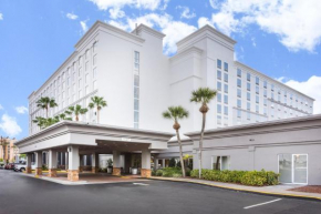  Holiday Inn & Suites Across From Universal Orlando, an IHG Hotel  Орландо